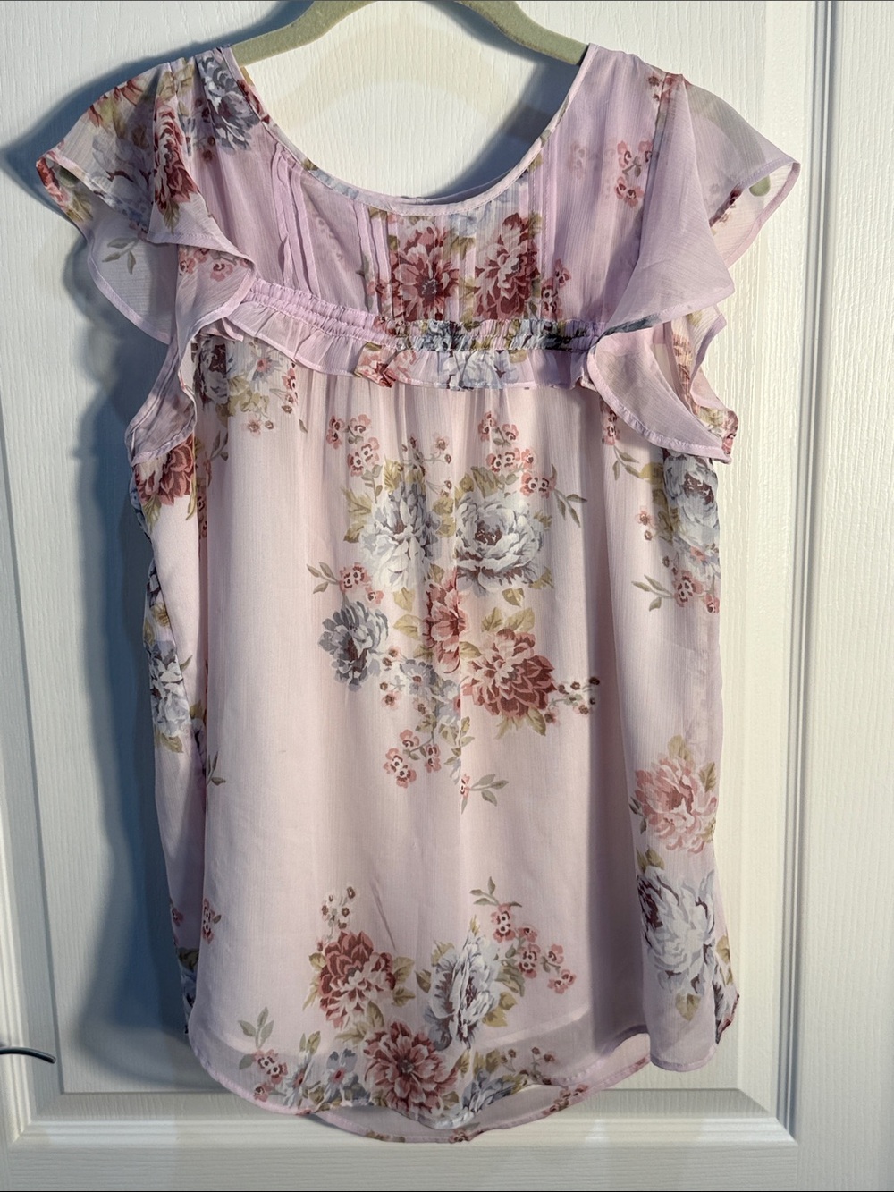 LOFT Lavender Floral Pleated Blouse Lined Short Flutter Sleeves Size M